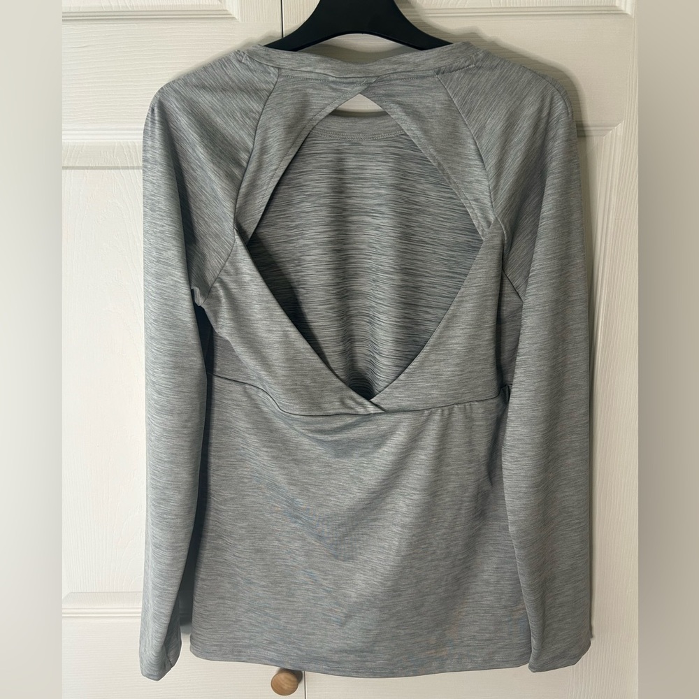 Under Armour HeatGear Open Back Long Sleeve - Picture 2 of 3